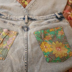 Wild Fable - High rise dad jeans with floral print back pockets - size 16